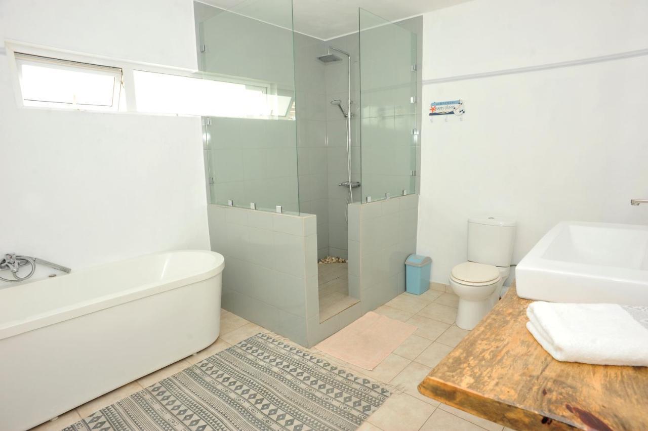 The Beach House - West Coast Mauritius Rivière Noire Extérieur photo